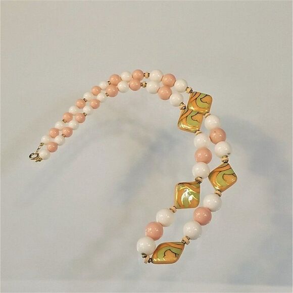 Vintage 70s Japan Beaded Necklace Pink White Green Plastic - Picture 3 of 7